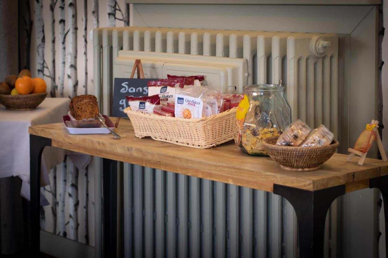 Logis Hotel Tante Yvonne & Son Restaurant Semi-Gastronomique - Lyon Nord Quincieux Ngoại thất bức ảnh