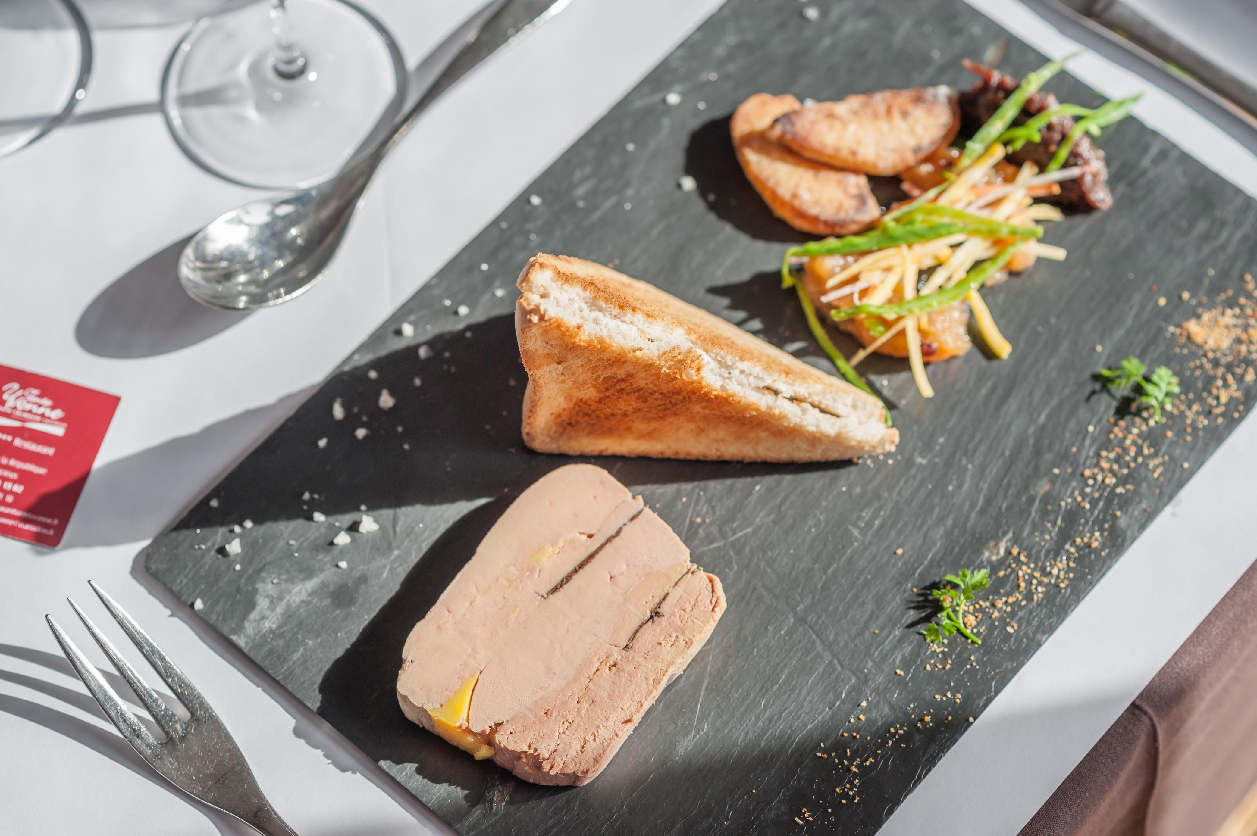 Logis Hotel Tante Yvonne & Son Restaurant Semi-Gastronomique - Lyon Nord Quincieux Ngoại thất bức ảnh