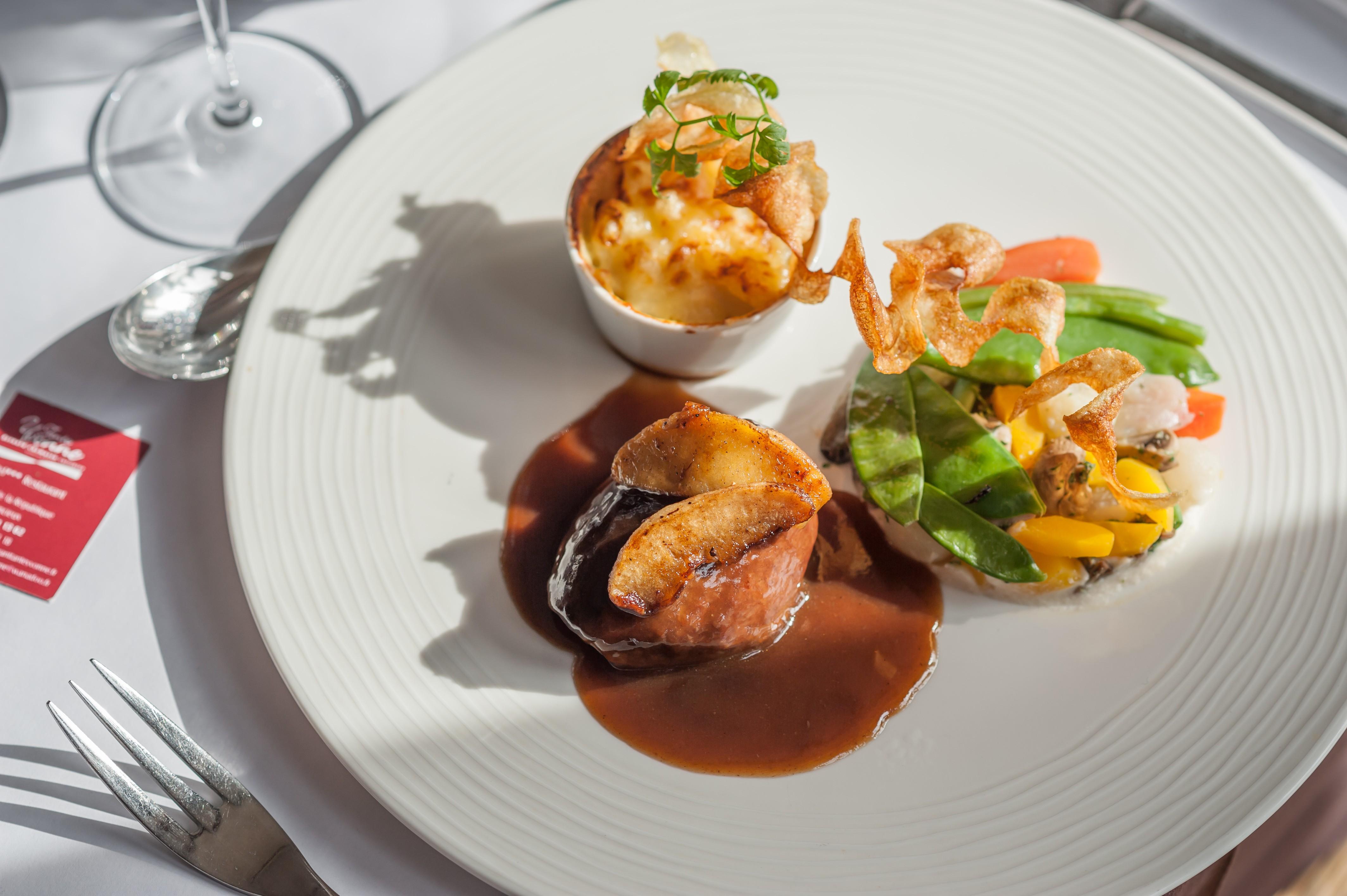 Logis Hotel Tante Yvonne & Son Restaurant Semi-Gastronomique - Lyon Nord Quincieux Ngoại thất bức ảnh