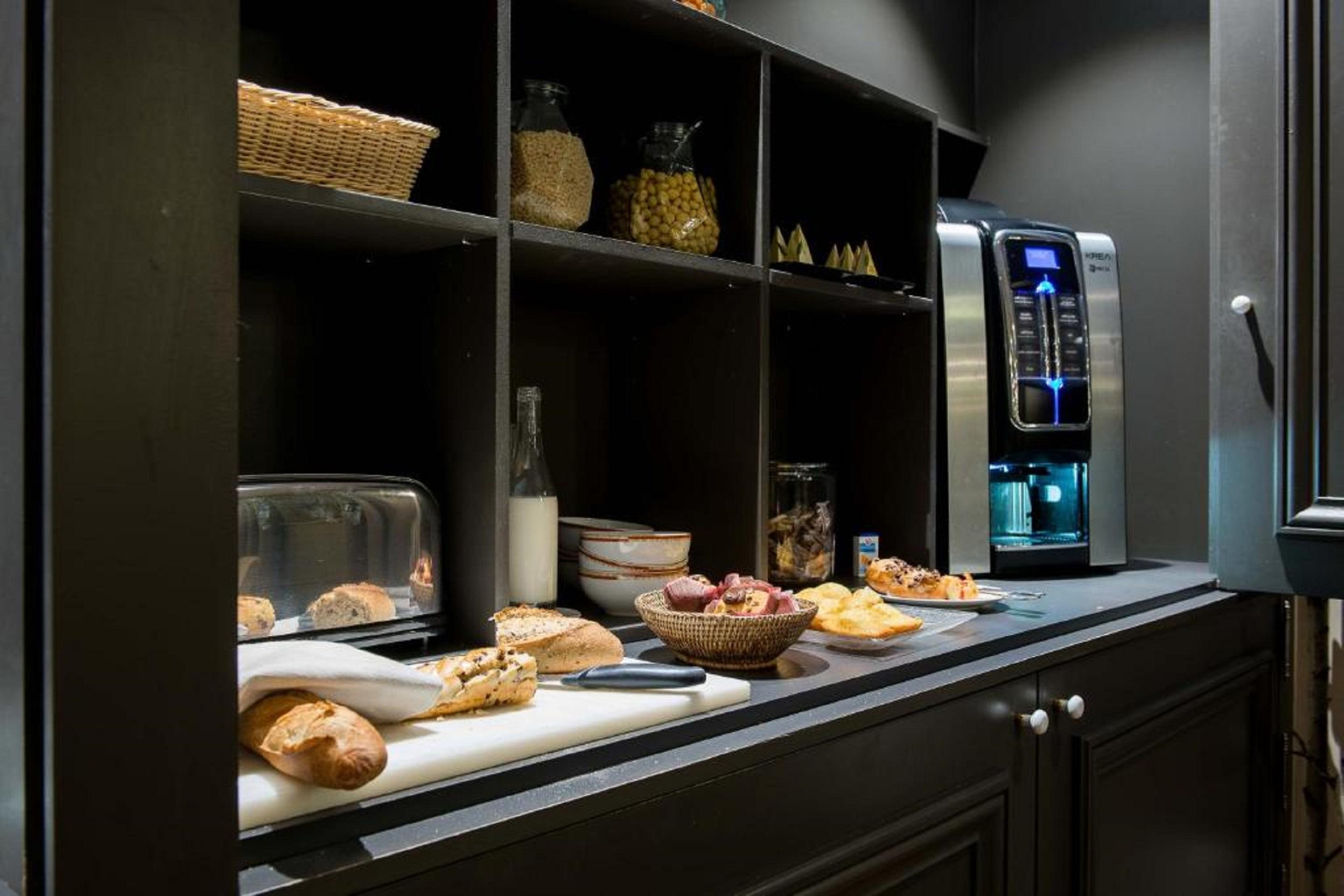 Logis Hotel Tante Yvonne & Son Restaurant Semi-Gastronomique - Lyon Nord Quincieux Ngoại thất bức ảnh