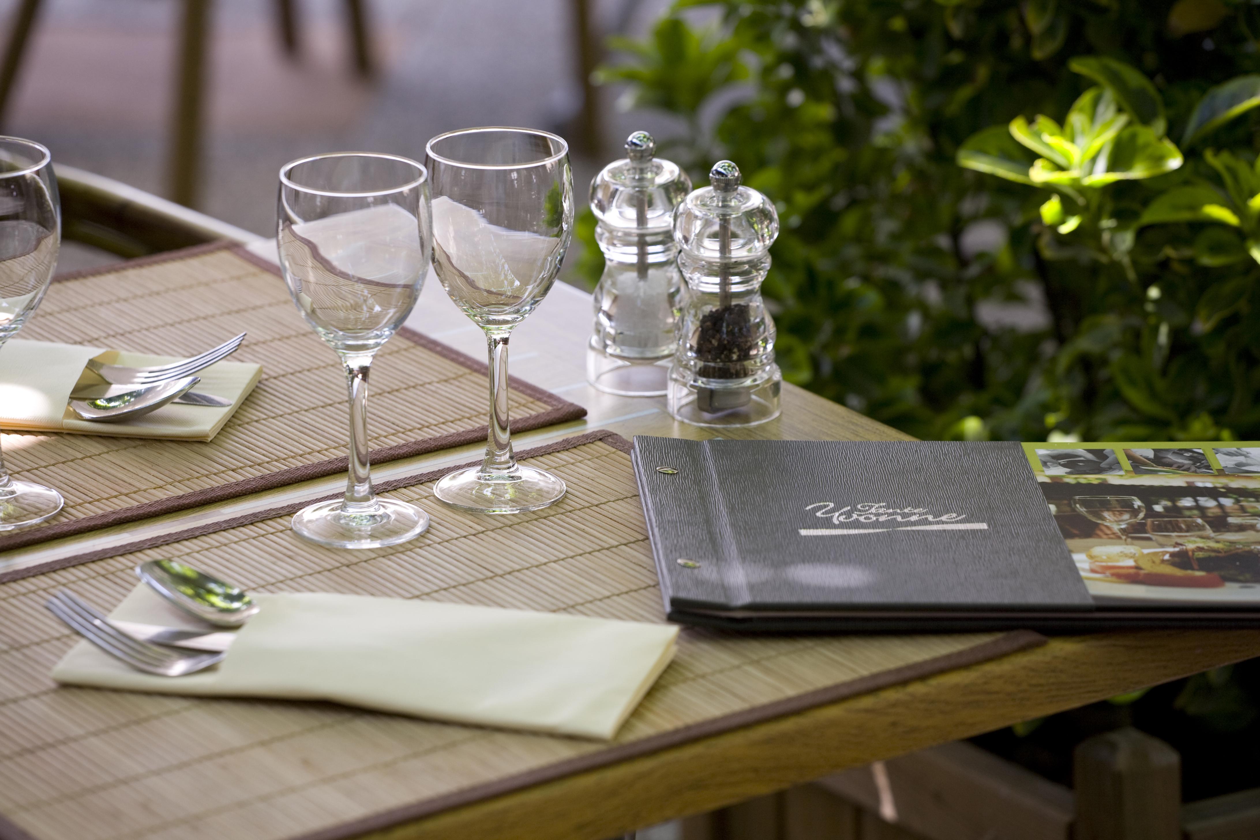 Logis Hotel Tante Yvonne & Son Restaurant Semi-Gastronomique - Lyon Nord Quincieux Ngoại thất bức ảnh