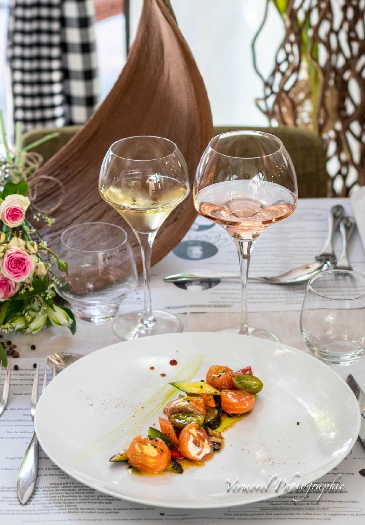 Logis Hotel Tante Yvonne & Son Restaurant Semi-Gastronomique - Lyon Nord Quincieux Ngoại thất bức ảnh
