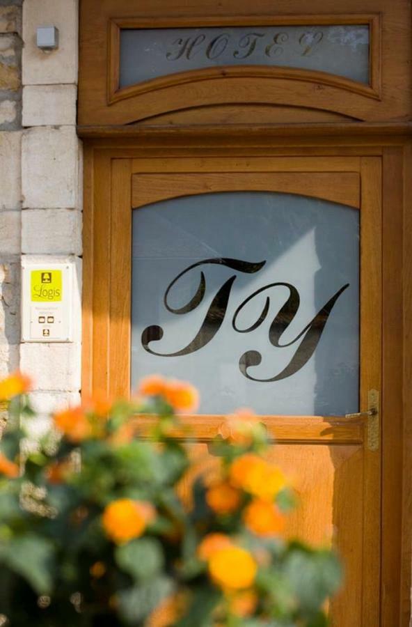 Logis Hotel Tante Yvonne & Son Restaurant Semi-Gastronomique - Lyon Nord Quincieux Ngoại thất bức ảnh